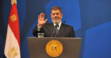 "حريت": الاقتصاد المصرى مر بأزمات استمرت لعقود ولا يمكن لمرسى حلها فى عام واحد
