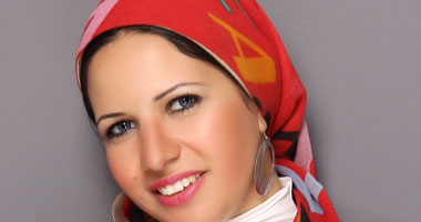 خبيرة إتيكيت تنصح بالموز والتفاح والبطيخ كأقنعة للبشرة 