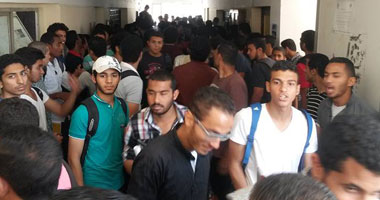 وقفة احتجاجية لطلاب "هندسة القاهرة" للمطالبة بعودة المفصولين