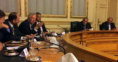 الأندية تطالب محلب بتبنى مصالحة الأهلى والمصرى