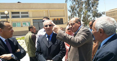 بالصور.. وصول الدكتور وائل الدجوى لمعهد اﻻستزراع السمكى بجامعة القناة 