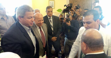 بالصور.. وزير الرياضة يزور الملاعب الفرعية للمصرى البورسعيدى