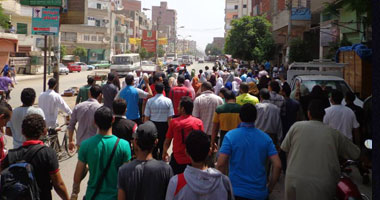 توافد عناصر الإخوان أمام مسجد الإمبابى بعرب المعادى