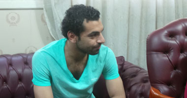 محمد صلاح يسخر من لاعبى المنتخب على تويتر لعدم إجادة "البلاى ستيشن"