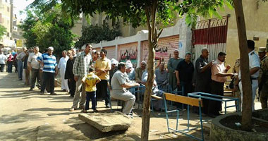 إقبال شديد من كبار السن على الانتخابات بقليوب
