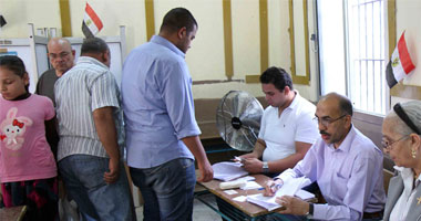 توافد الناخبين على اللجان الانتخابية بالظاهر