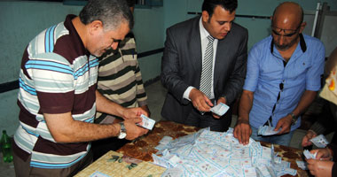 بدء فرز الأصوات بلجنة المنيا الثانوية العسكرية بنين