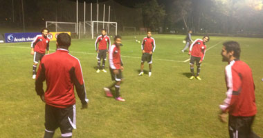 بالصور.. المنتخب يتدرب فى الثالثة فجرًا استعدادًا لمواجهة تشيلى