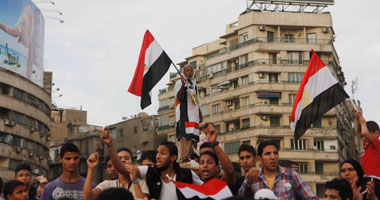 مؤيدو "السيسى" يتوافدون على ميدان التحرير للاحتفال بفوزه 
