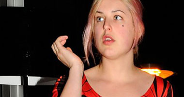 ابنة بروس ويليس تنشر صورًا عارية لها احتجاجا على سياسات "إينستاجرام" 