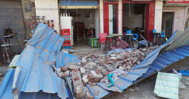وفاة عامل وإصابة آخر إثر سقوط بلكونة بعقار فى حى الجمرك بالإسكندرية