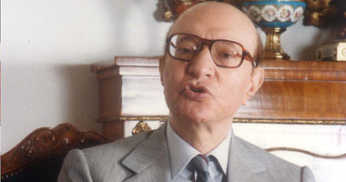 تخيل حياة النجوم سنة 1952..يوم فى حياة موسيقار الأجيال محمد عبدالوهاب
