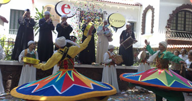 رئيس البيت الفنى للفنون الشعبية ينفى بيع العروض المجانية