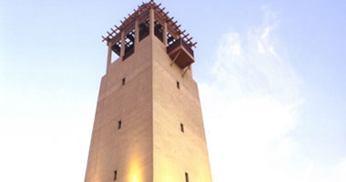 عضو مجلس إدارة الجامعة الأمريكية يصل القاهرة لتفقد منشآتها فى التحرير