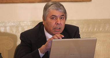 رئيس أكاديمية البحث العلمى الأسبق يرفض استيراد مصر لتكنولوجيا الطاقة النووية