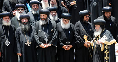 بالصور..البابا يلتقى أعضاء المجمع المقدس 