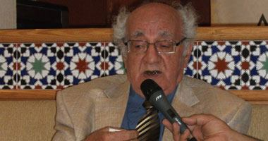 الوجوه المتعددة لـ إبداع خيرى شلبى.. مسرحى وناقد وصاحب بورترهات المشاهير