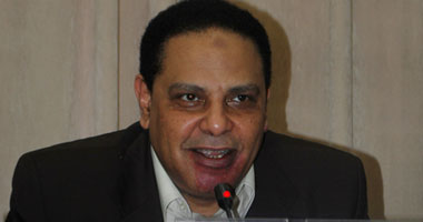 الخميس.. علاء الأسوانى فى ساقية الصاوى