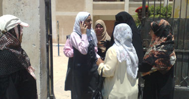 ارتياح بين طلاب الثانوية بمطروح لسهولة  الكيمياء 