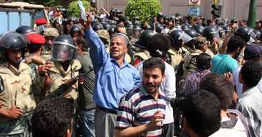 متظاهرو التحرير يعودون للميدان بعد مسيرة لوزارة الداخلية