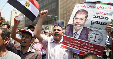  مواطنو الفيوم يحتفلون بفوز مرسى