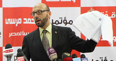مدير مكتب رئيس الجمهورية يصل مكتب "الإرشاد" بالمقطم 
