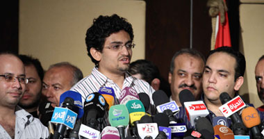 وائل غنيم يفضح يحيى حامد على قنوات الإخوان: ساب الشباب تتسوح وخد جنسية تركيا