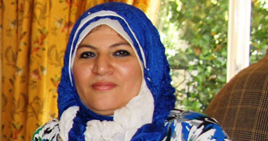 ناشطة مصرية بهولندا تهنئ مرسى وتطالبه بعودة كوتة المرأة 