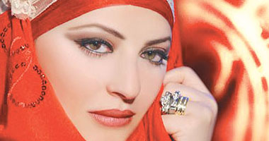الفنانة ميار الببلاوى تتهم شقيقتها بالردة وتتبرأ منها
