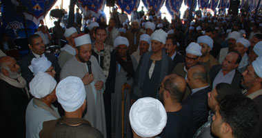  بالصور.. محافظ سوهاج يشهد صلحًا تاريخيًا بين "الونايسة" و"القرايطة"