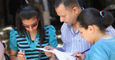 أنباء عن تسرب أسئلة اللغة العربية بالمرحلة الأولى عبر "البلاك بيرى"