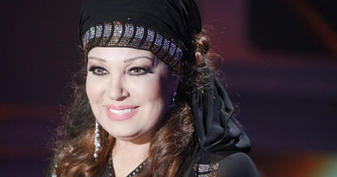 بالفيديو.. فيفى عبده لـ"محمد صلاح": خلى بالك من ستات أوروبا