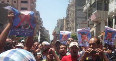 متظاهرون يحاولون اقتحام حزب الحرية والعدالة بحى العرب ببورسعيد
