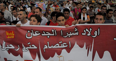 مسيرة شبرا تطالب بإسقاط النظام على دقات الطبول