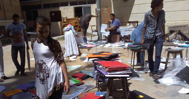 بالصور .. مشاريع طلاب فنون الإسكندرية على أرض الكلية