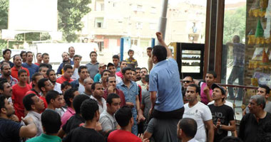 بالصور.. محافظات الدلتا تسهر على فعاليات احتجاجية.. القوى الثورية بالمنوفية تعلن استقلال المحافظة عن حكم الإخوان.. والجيش يكثف تواجده بالقليوبية لحماية المنشآت.. ومسيرات بدمياط للمطالبة برحيل النظام