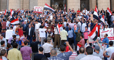 بالصور.. القضاة والصحفيون والمحامون يتوجهون إلى "التحرير"