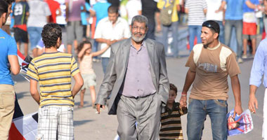 شبيه مرسى يشارك فى مظاهرات ضد الرئيس بالإسماعيلية