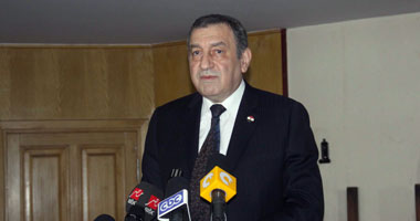 عصام شرف: نعيش صراعات التكفير والتخوين والتجهيل