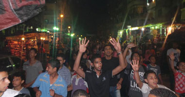 بالصور.. إخوان الإسكندرية يحرقون علم أمريكا 