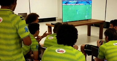 نجوم البرازيل يتابعون قمة إنجلترا وإيطاليا