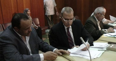 محافظ قنا يعقد اللقاء الأسبوعى لسماع شكاوى المواطنين