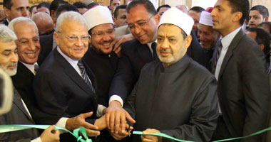 وزير الاتصالات يصل المشيخة لافتتاح قاعة بانو راما تراث ذاكرة الأزهر