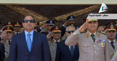 السيسى يصل معهد ضباط الصف للاحتفال بتخرج دفعة جديدة 