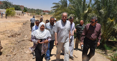 بالصور.. محافظ الوادى الجديد يقود حملة لإزالة التعديات