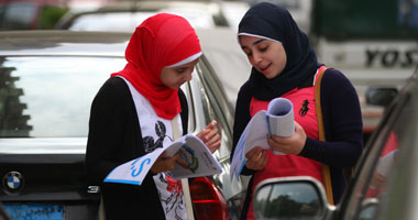 الطلاب يشكون من صعوبة السؤال الرابع باستاتيكا الثانوية العامة