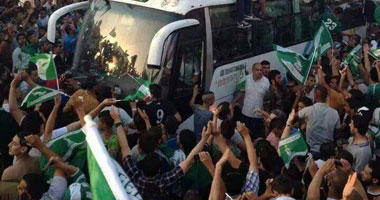 بالصور.. جماهير أهلى طرابلس تحتفل بإنجاز "المصريين"