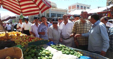 بالصور.. محافظ بورسعيد يقود حملة إزالة إشغالات 