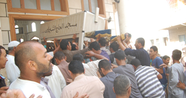 بالصور.. أبناء الشرقية يودعون جثمان شهيد الواجب الوطنى