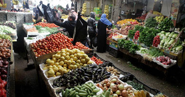 منافذ بيع الخضر والفاكهة تواصل خدمتها لمواطنى الإسماعيلية